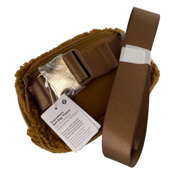 Lululemon Everywhere Fleece Belt Bag 1L - Picture 11 of 15